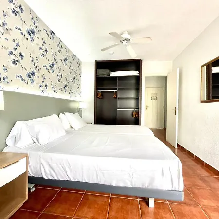 One Bedroom, Pool, Wifi, 600m Cristianos