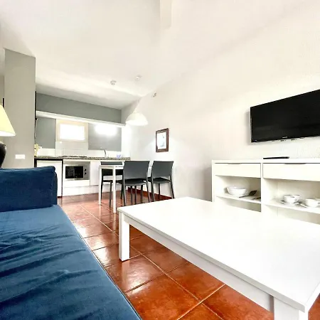 One Bedroom, Pool, Wifi, 600m Cristianos * لوس كريستيانوس